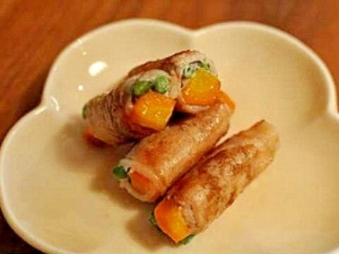 お弁当にピッタリ！野菜の肉巻き